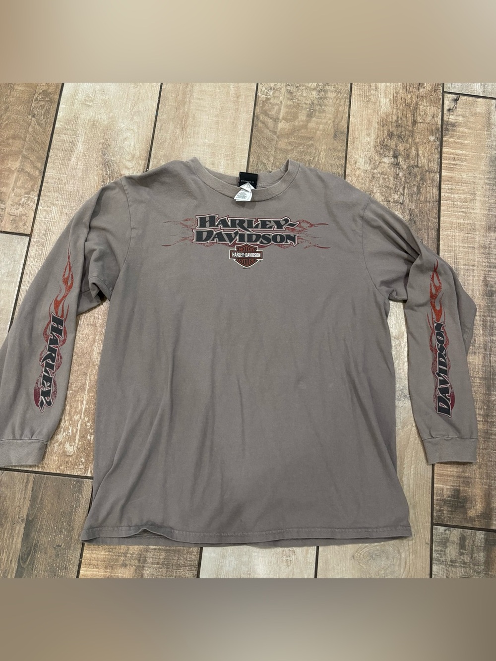 VTG Y2K 2008 Harley Davidson long sleeve shirt flame design  Men’s size XL